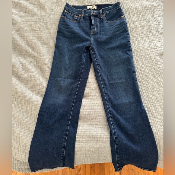 Madewell Mid-Rise Kick Out Jeans - Picture 2 of 3